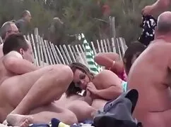 Futbolista golpea el ...