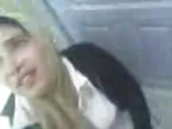Mujer en medias mea  ...