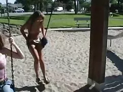 Morena madura sacude ...